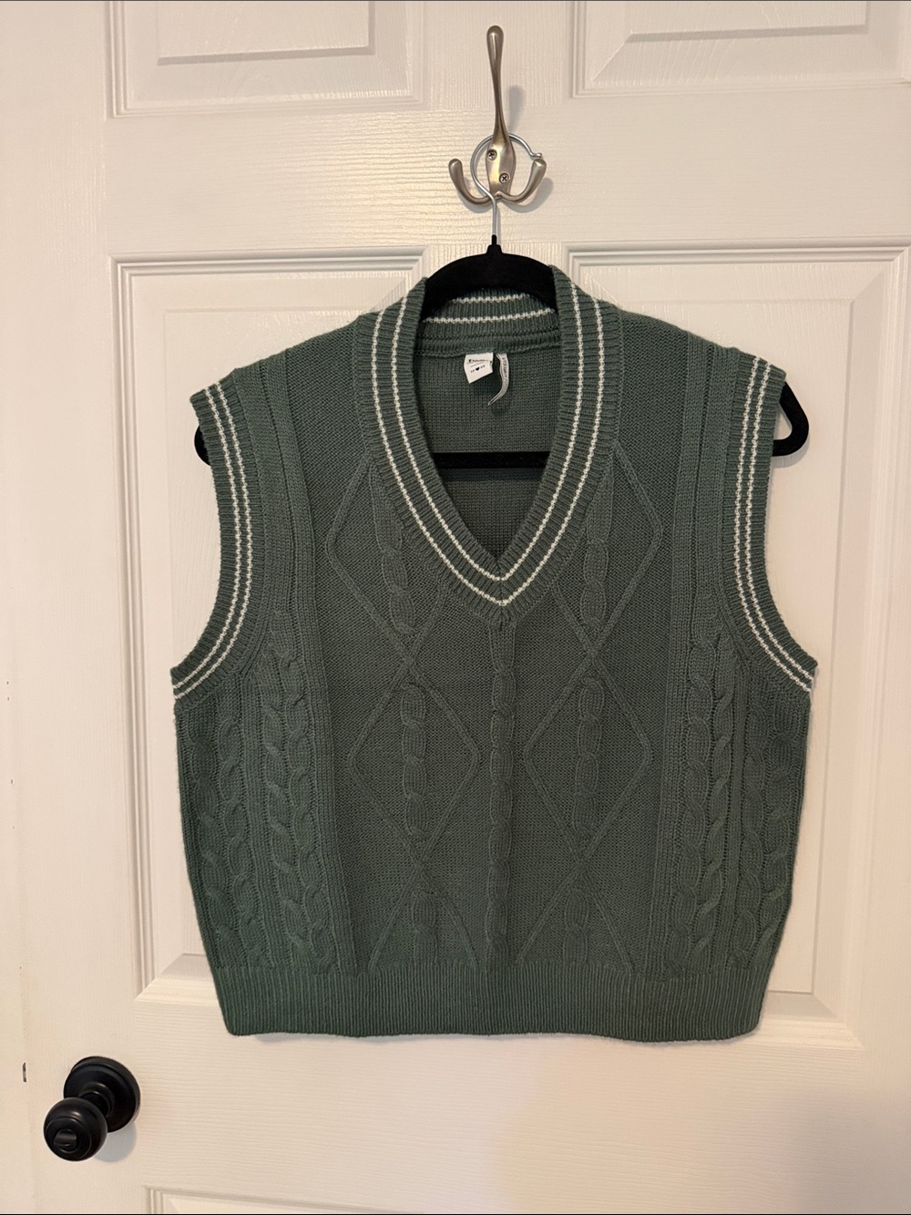 Women’s Green Cable Knit V-Neck Sweater Vest